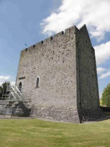 Athenry Castle (1/3), hrad postavený mezi lety 1235-50