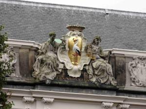 V městském znaku Den Haagu je čáp