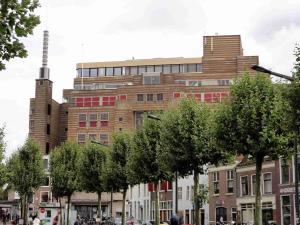 Bývalý obchodní dům Vroom&Dreesmann (1929-34, styl amsterdamské školy, architekt J. Kuijt), Haarlem