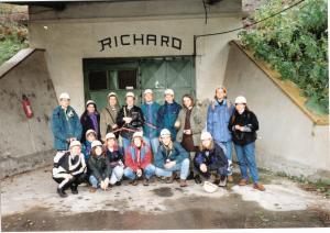 11/1996, před vchodem do podzemní továrny Richard, vrch Radobýl u Litoměřic